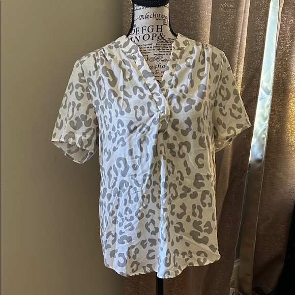 Mary Square Tops - Mary Square Gray Leopard Print top